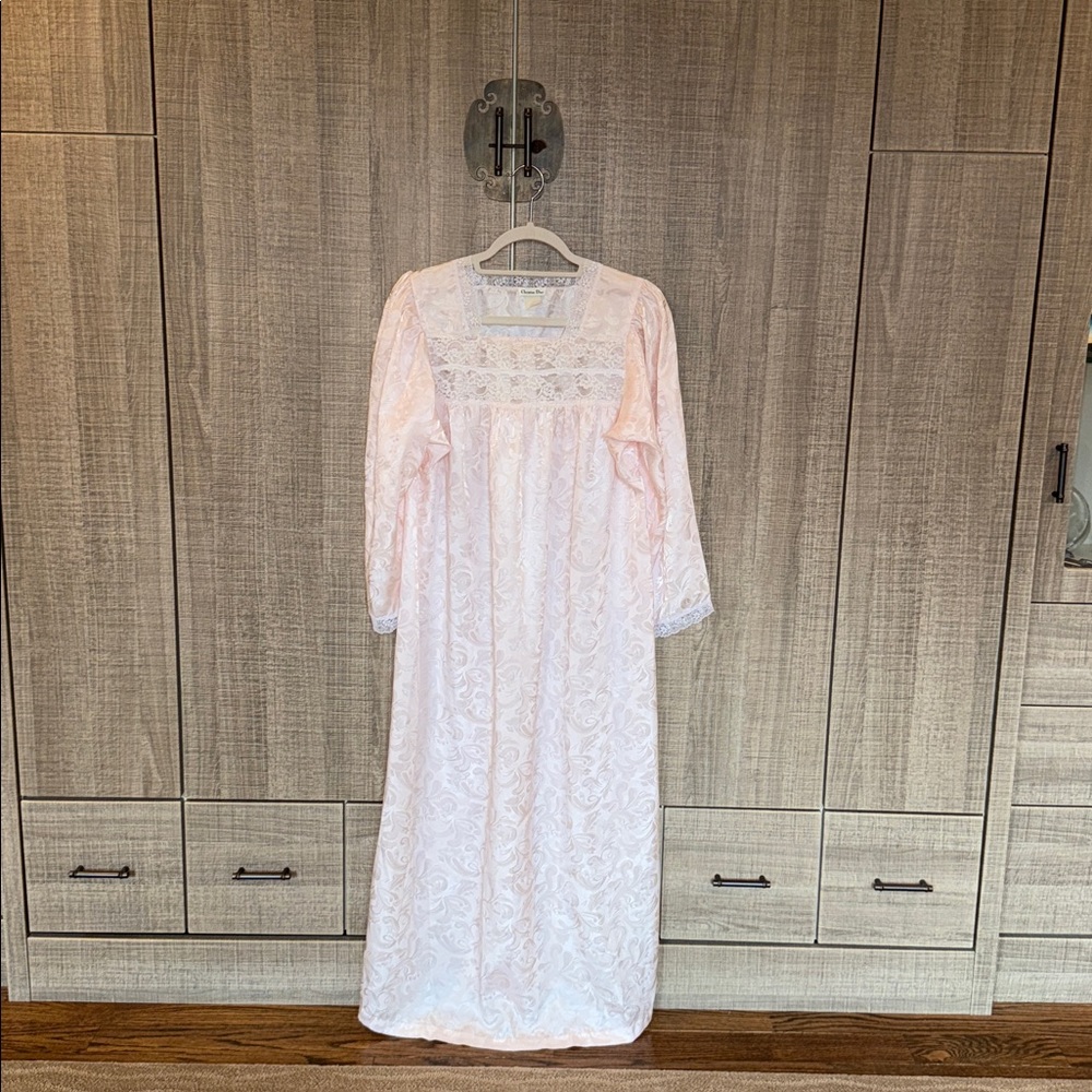 Dior Soft Pink Lace Robe - Picture 3 of 12